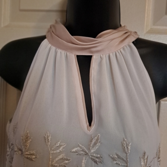 White house black market Beautiful embroidered tank top size XXS - Picture 2 of 5